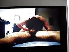 Olgun tombul Asyalı sürtük karım kedi yaladı ve cum